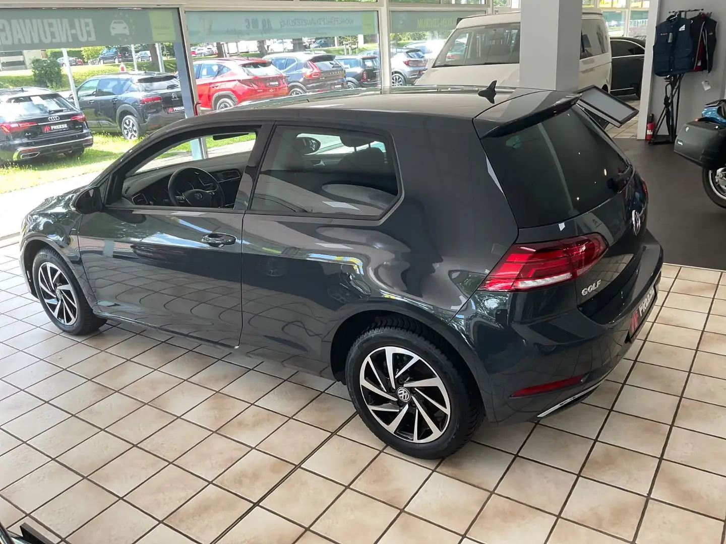 Volkswagen Golf VII Lim. Join Start-Stopp Grey - 2