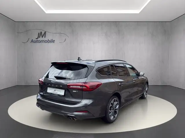 Ford Focus view 7