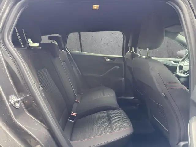 Ford Focus view 13
