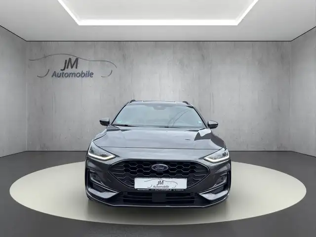 Ford Focus view 2