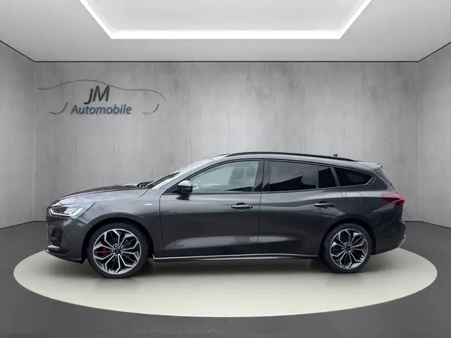Ford Focus view 4