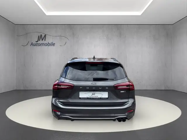 Ford Focus view 6