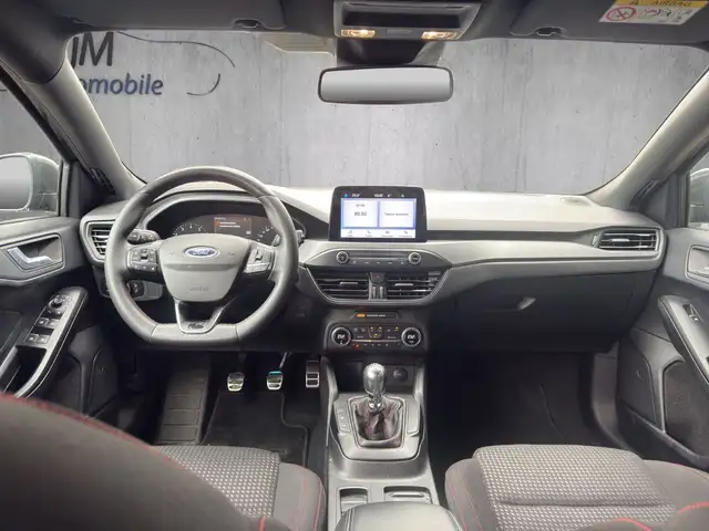 Ford Focus view 14