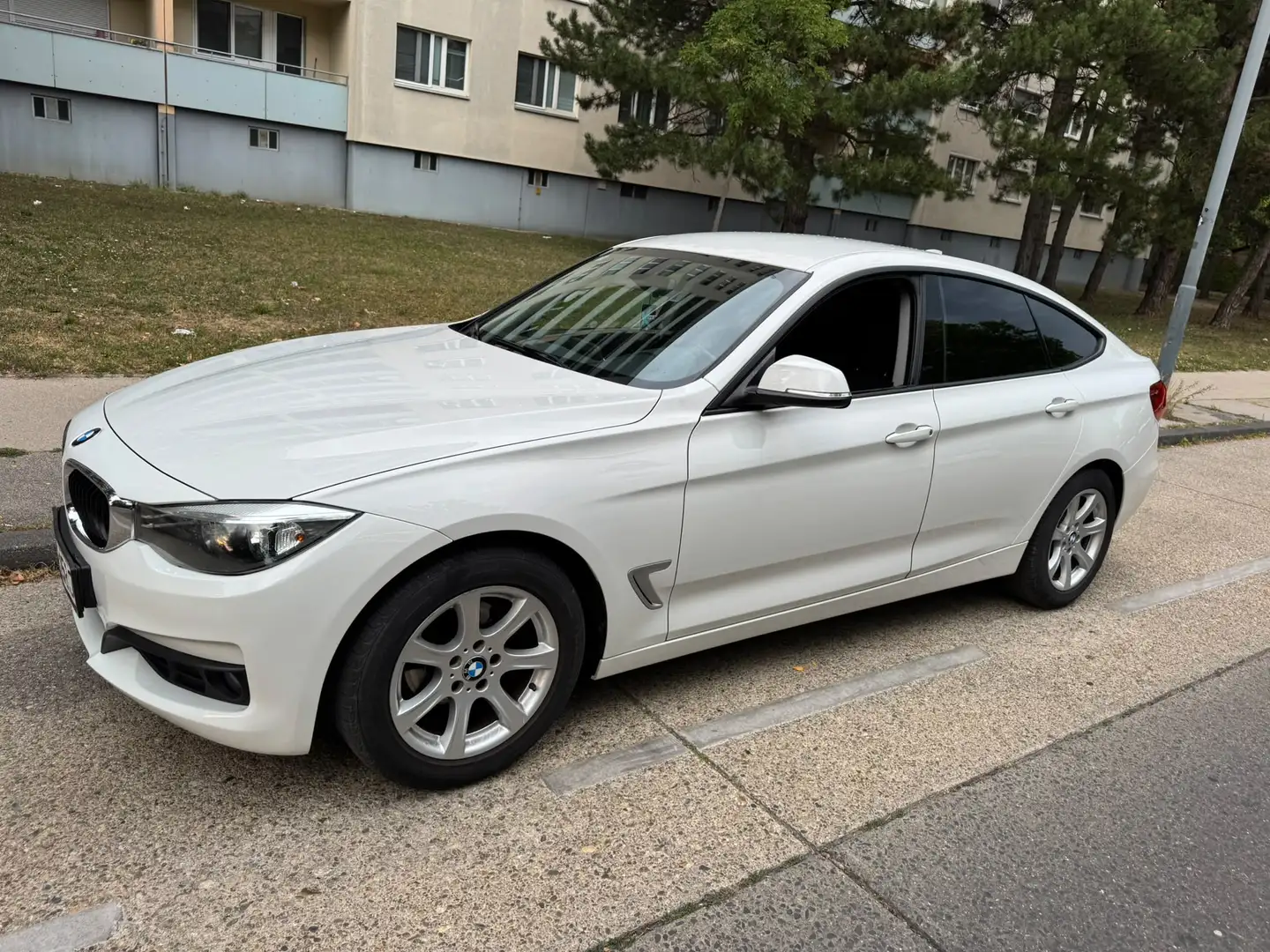 BMW 318 318d Gran Turismo Weiß - 2