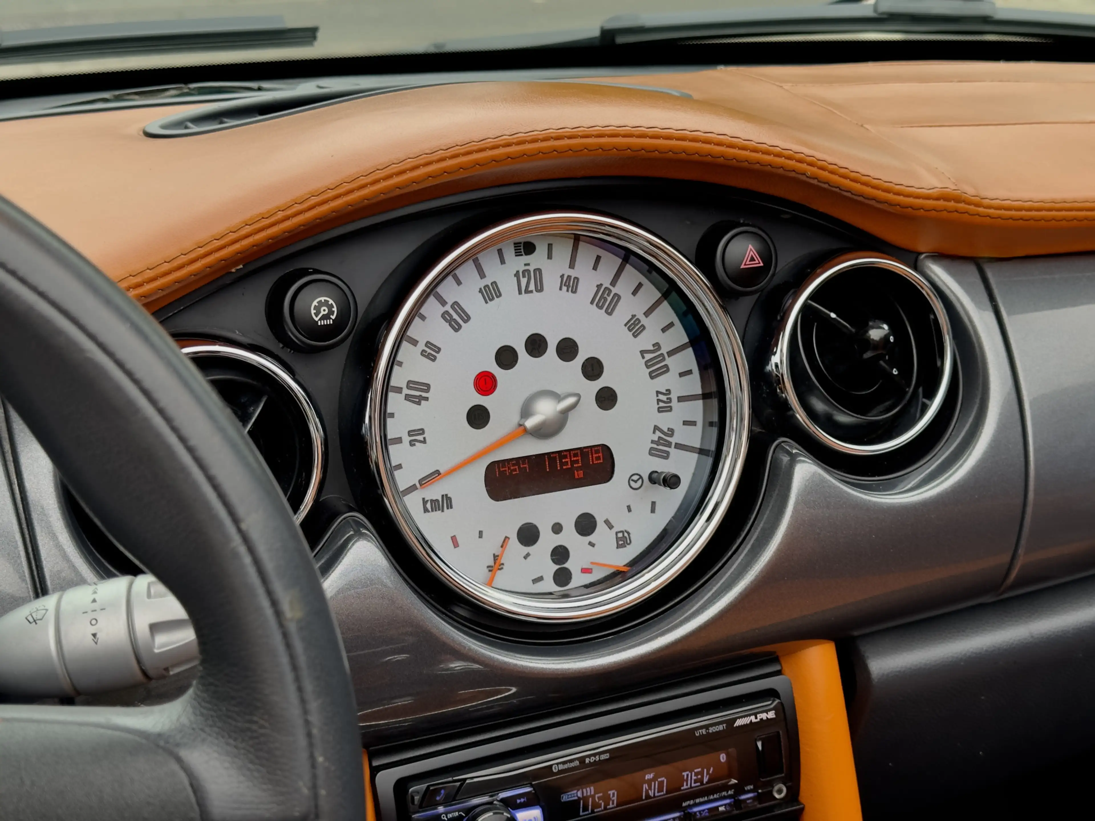 MINI Cooper S Cabrio 1.6 CABRIOLET DESIGNO=LEDER AIRCO LED LMV PDC — photo 8