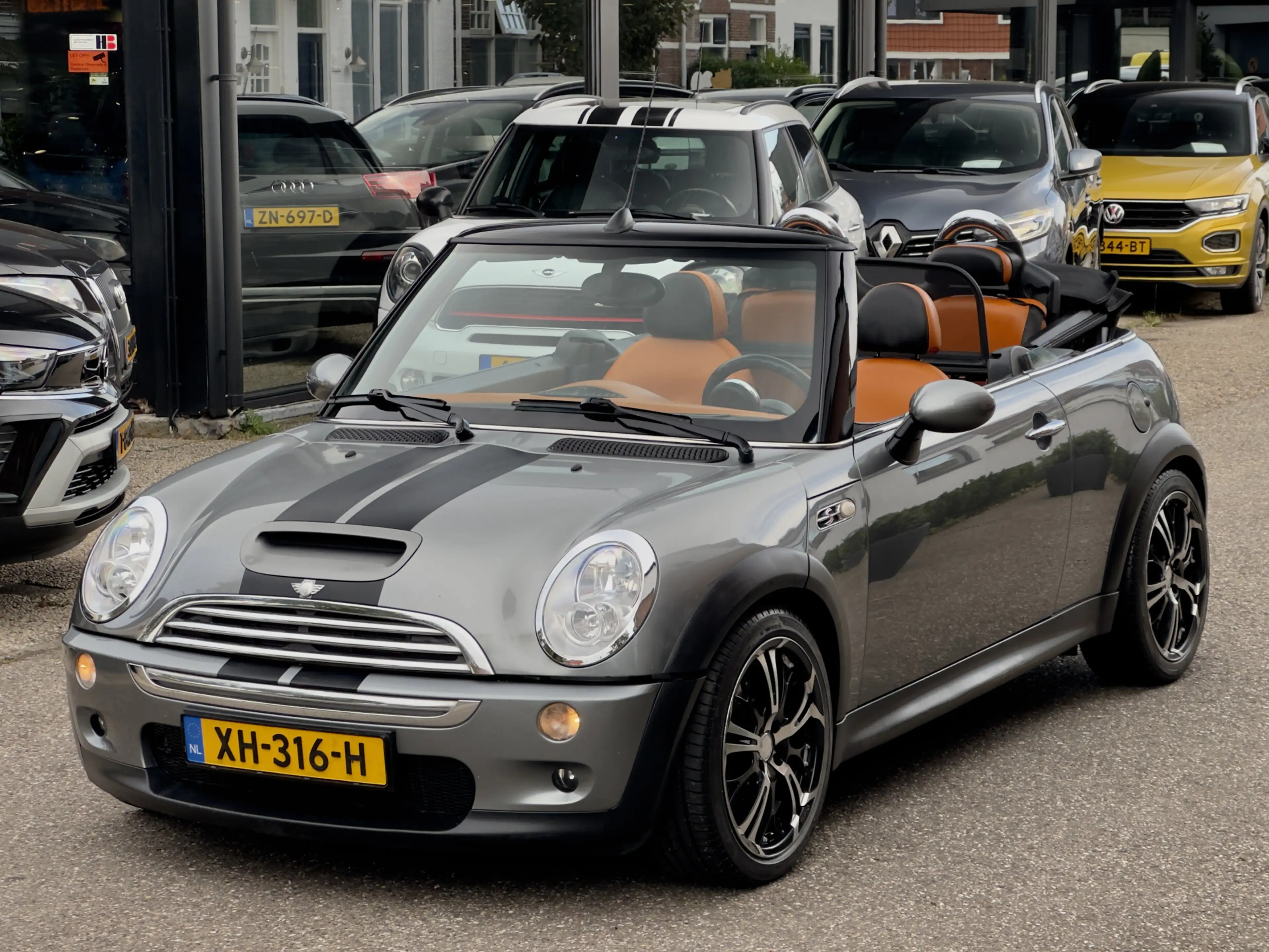 MINI Cooper S Cabrio 1.6 CABRIOLET DESIGNO=LEDER AIRCO LED LMV PDC — photo 11