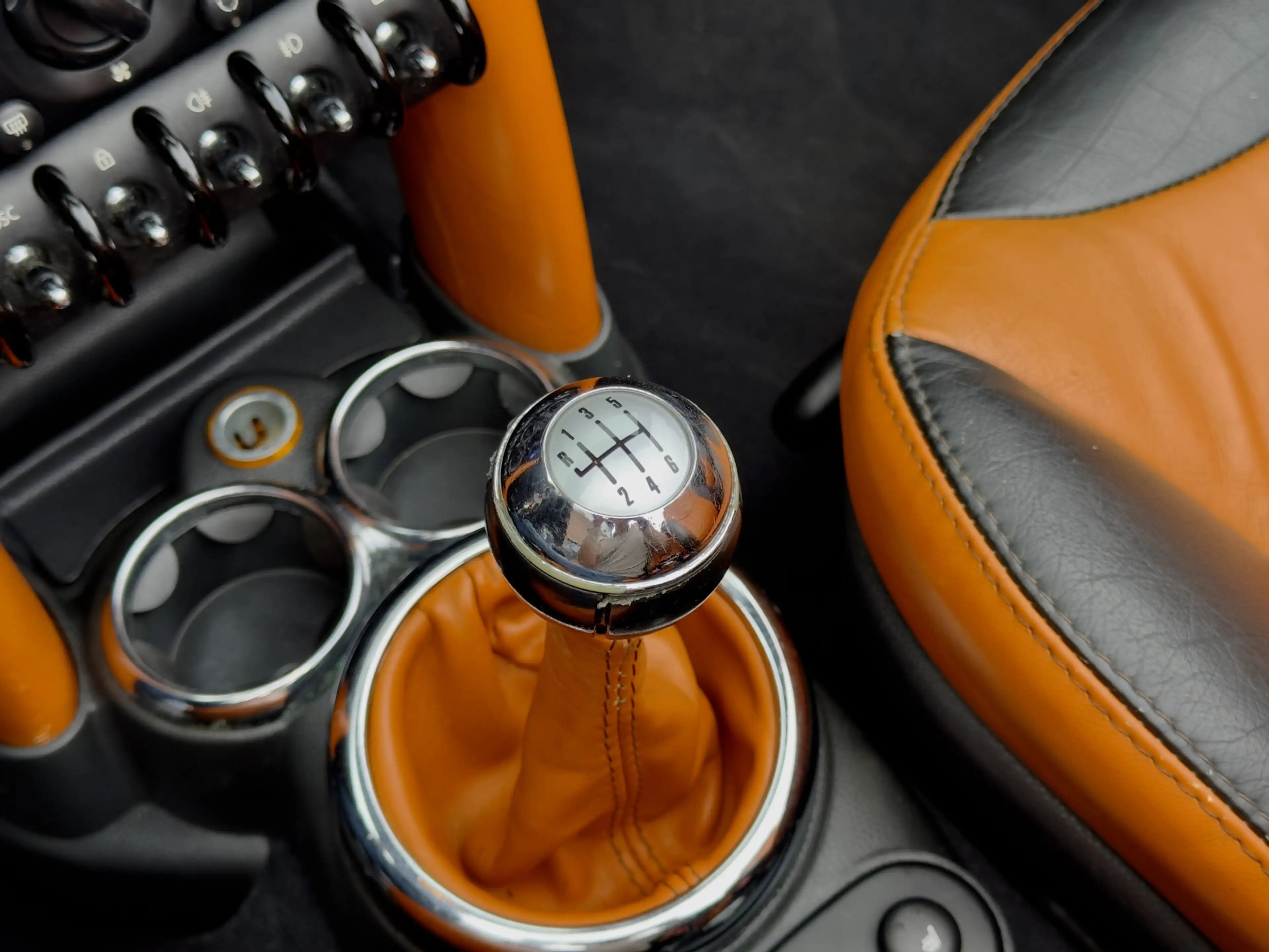 MINI Cooper S Cabrio 1.6 CABRIOLET DESIGNO=LEDER AIRCO LED LMV PDC — photo 12