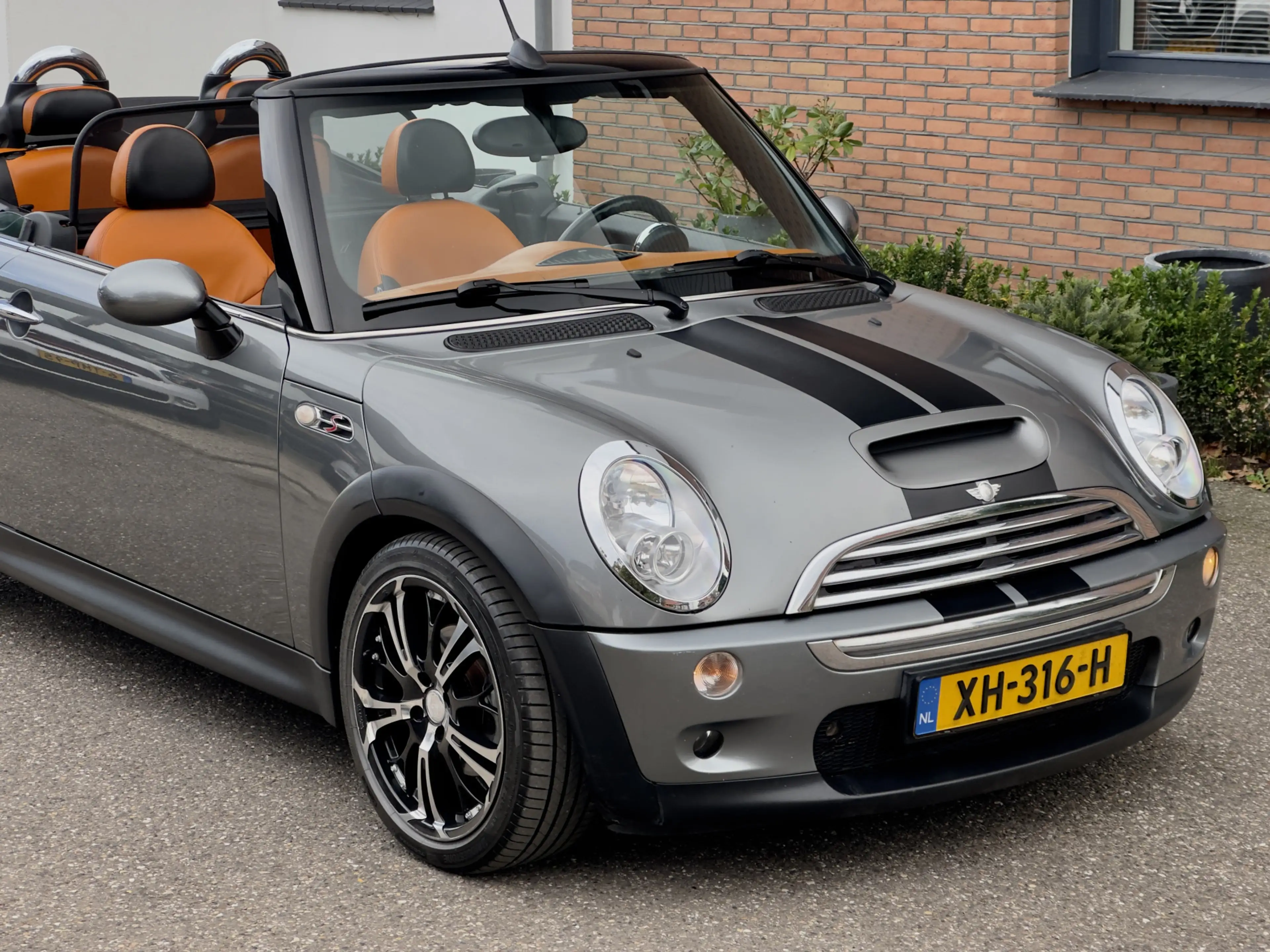 MINI Cooper S Cabrio 1.6 CABRIOLET DESIGNO=LEDER AIRCO LED LMV PDC — photo 15