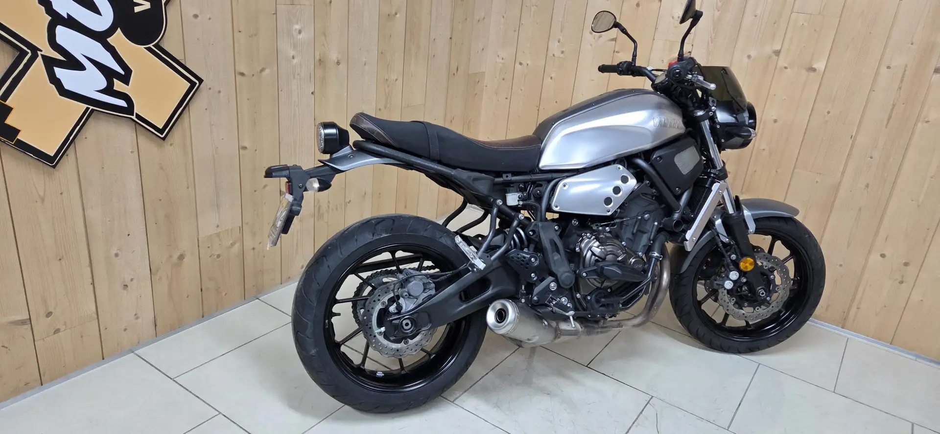 Yamaha XSR 700 Gris - 2