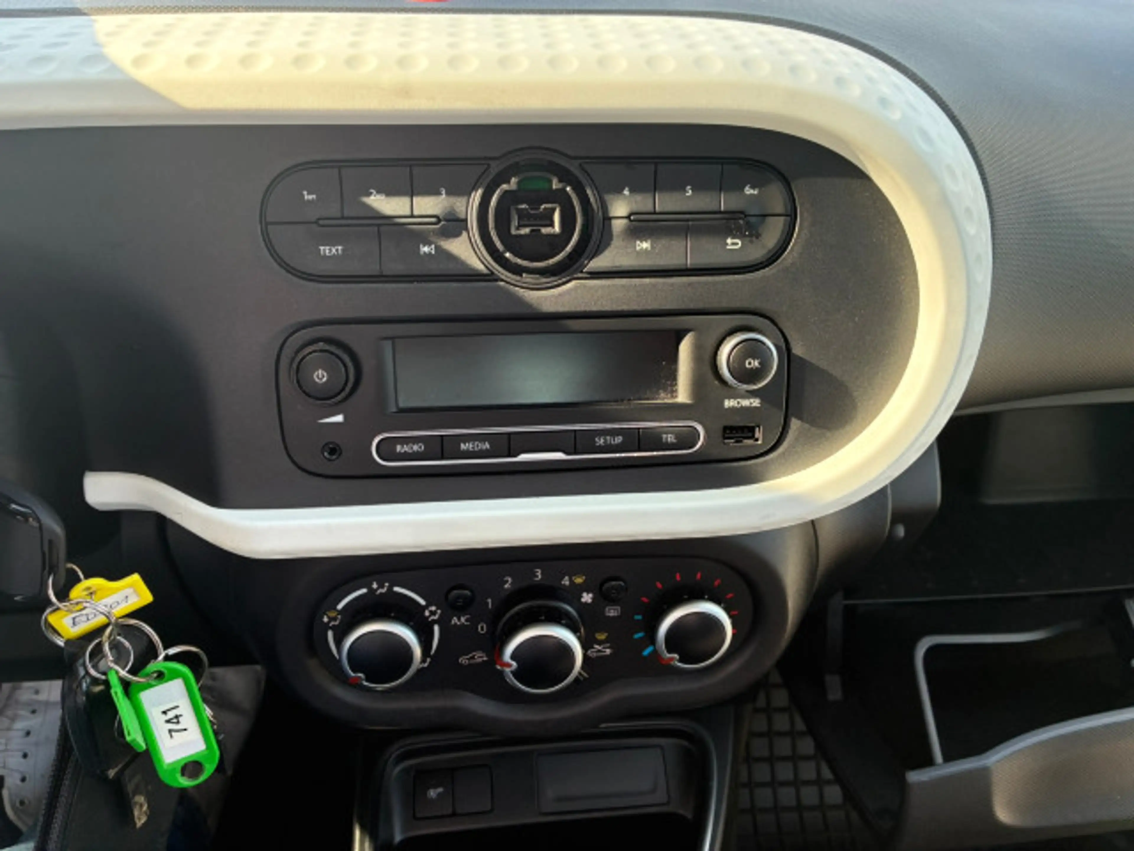 Renault Twingo SCe75 Limited Klimaanlage — photo 5