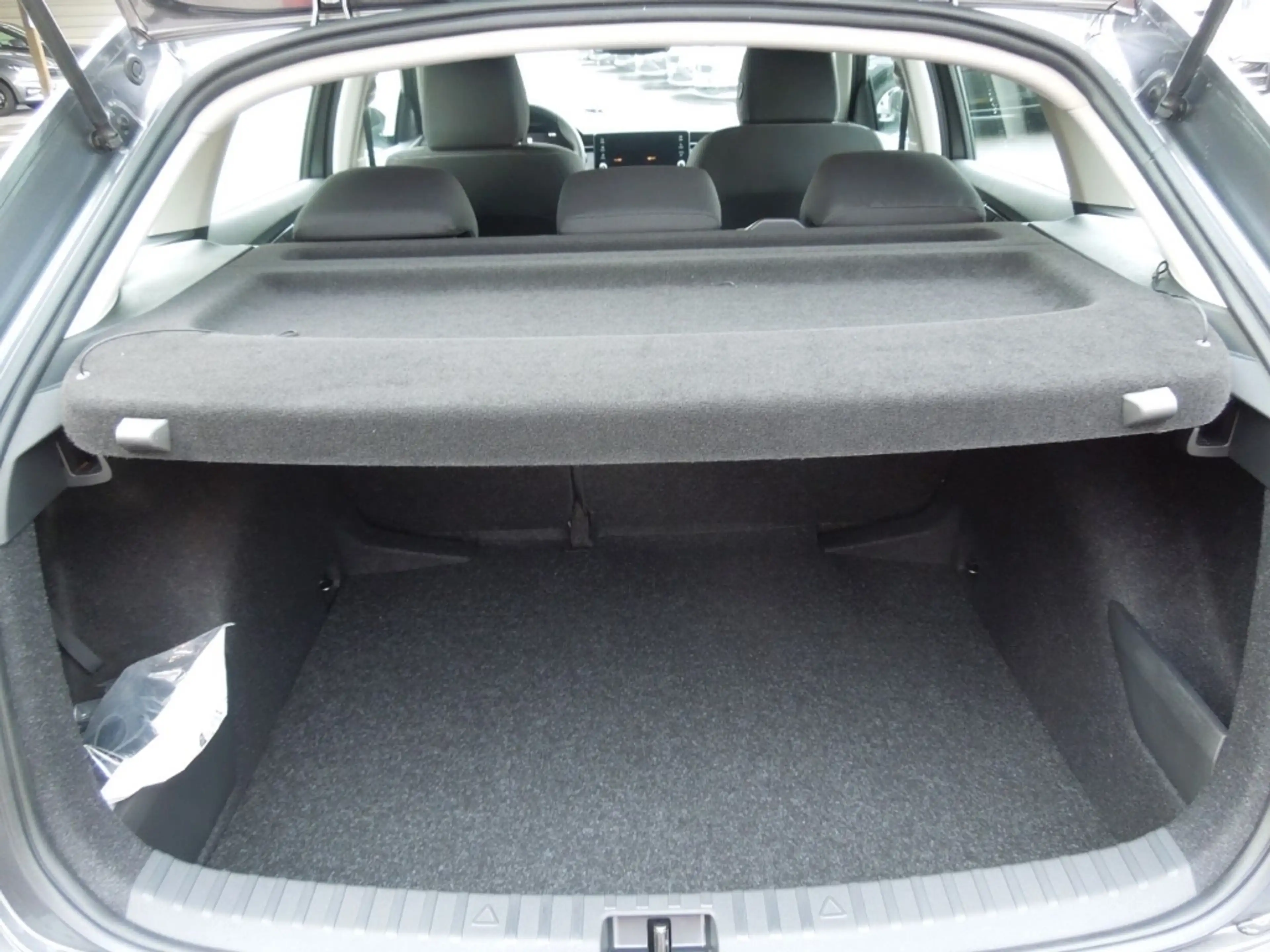 Skoda Scala 1.5TSI Selection/Klimaautomatik/Sitzheizung/Kamera — photo 12