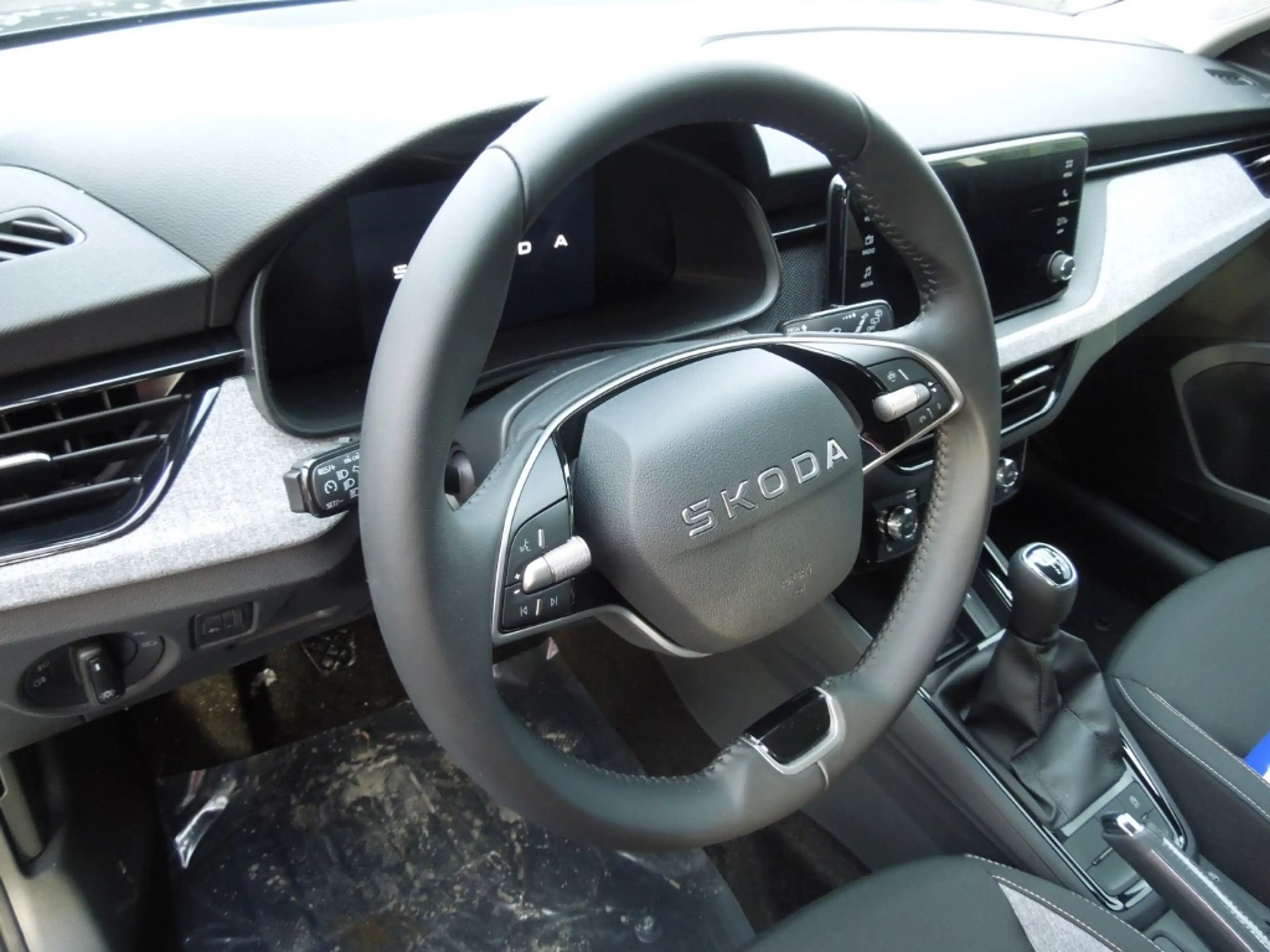 Skoda Scala 1.5TSI Selection/Klimaautomatik/Sitzheizung/Kamera — photo 6