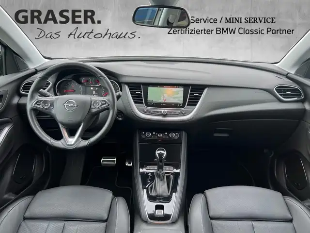 Opel Grandland view 4