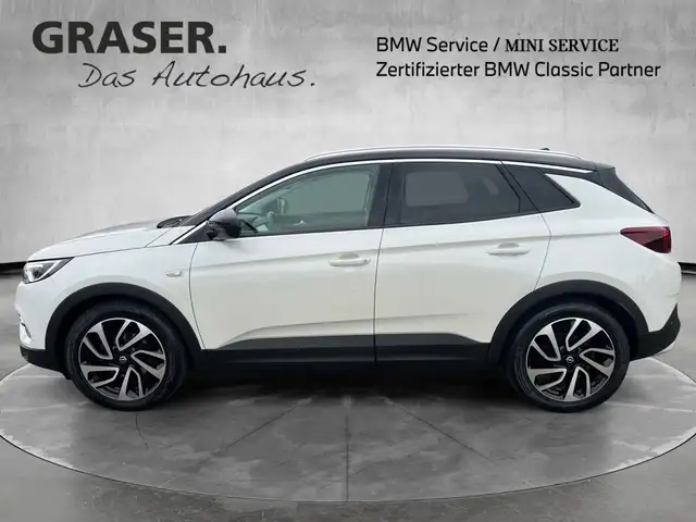Opel Grandland view 2