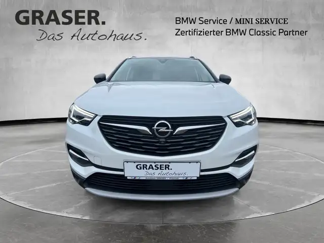 Opel Grandland view 9