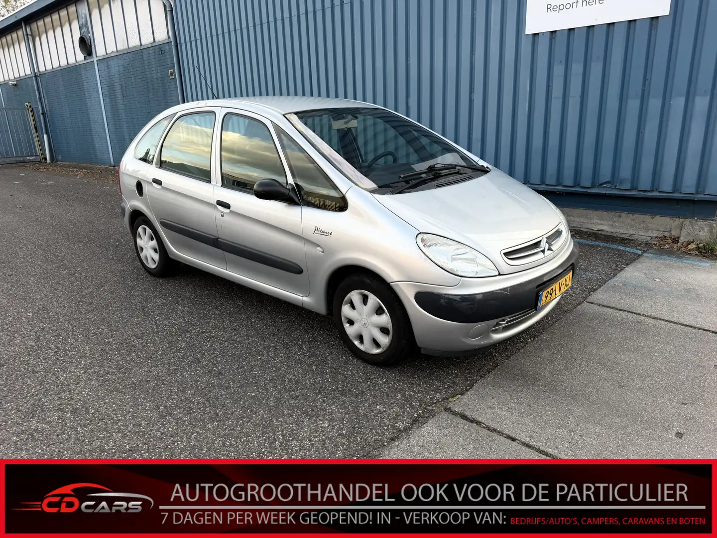 Citroen Xsara Picasso nieuwe apk 2.0i-16V Différence Inruilauto’s tegen Grau - 1