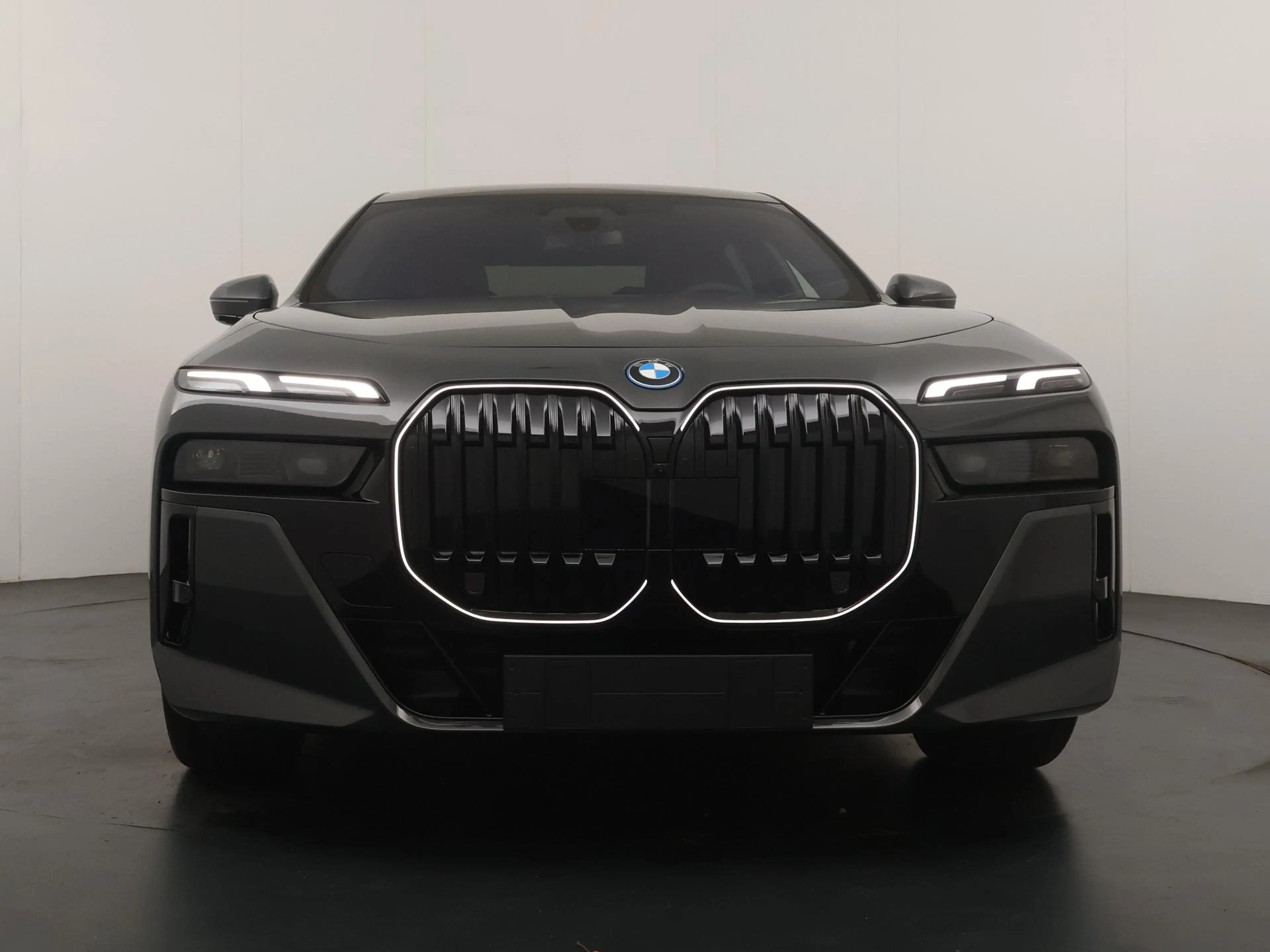 BMW i7 eDrive50 106 kWh | M-Sport Pro | Innovation Pack | — photo 6