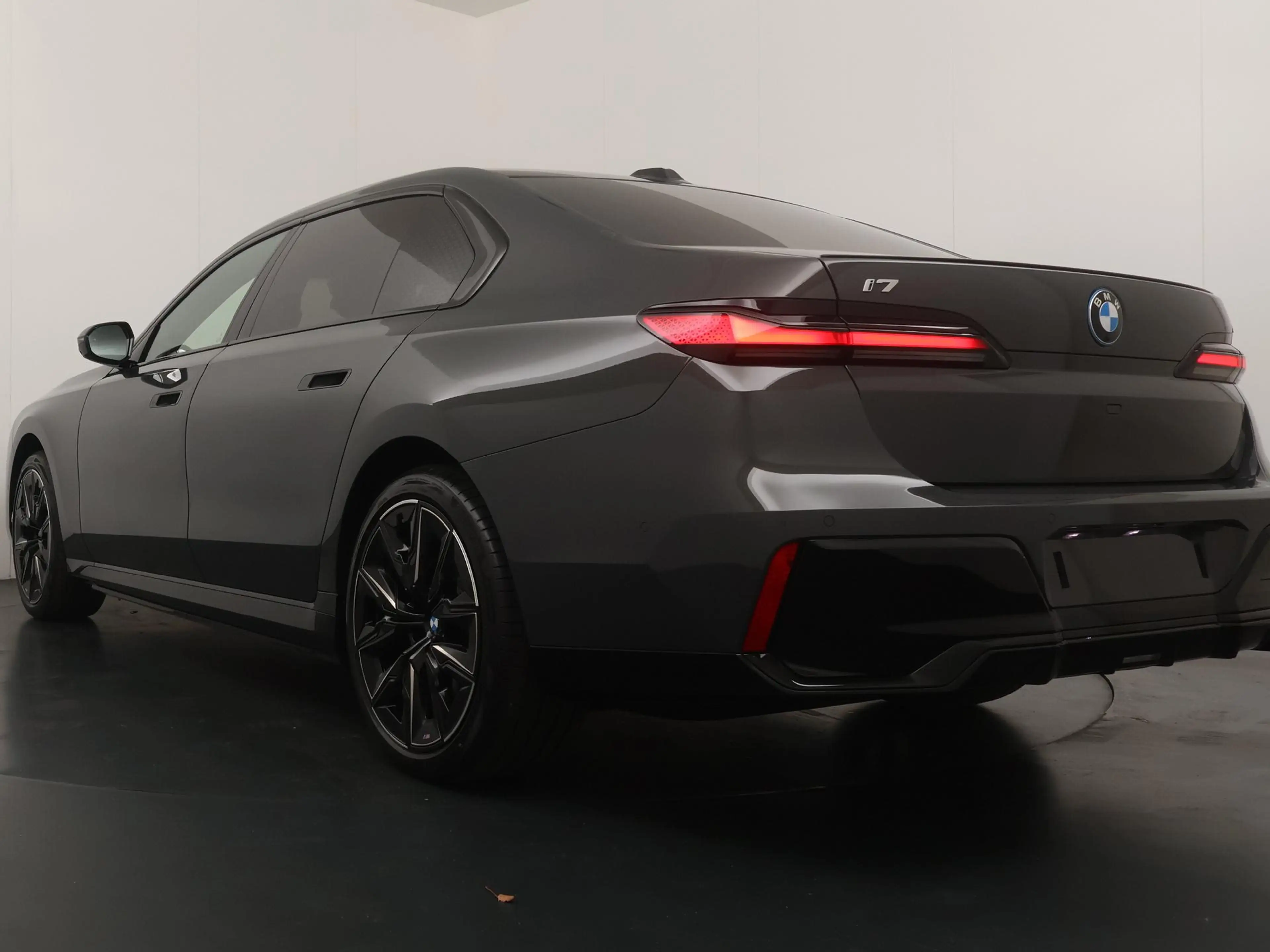BMW i7 eDrive50 106 kWh | M-Sport Pro | Innovation Pack | — photo 11