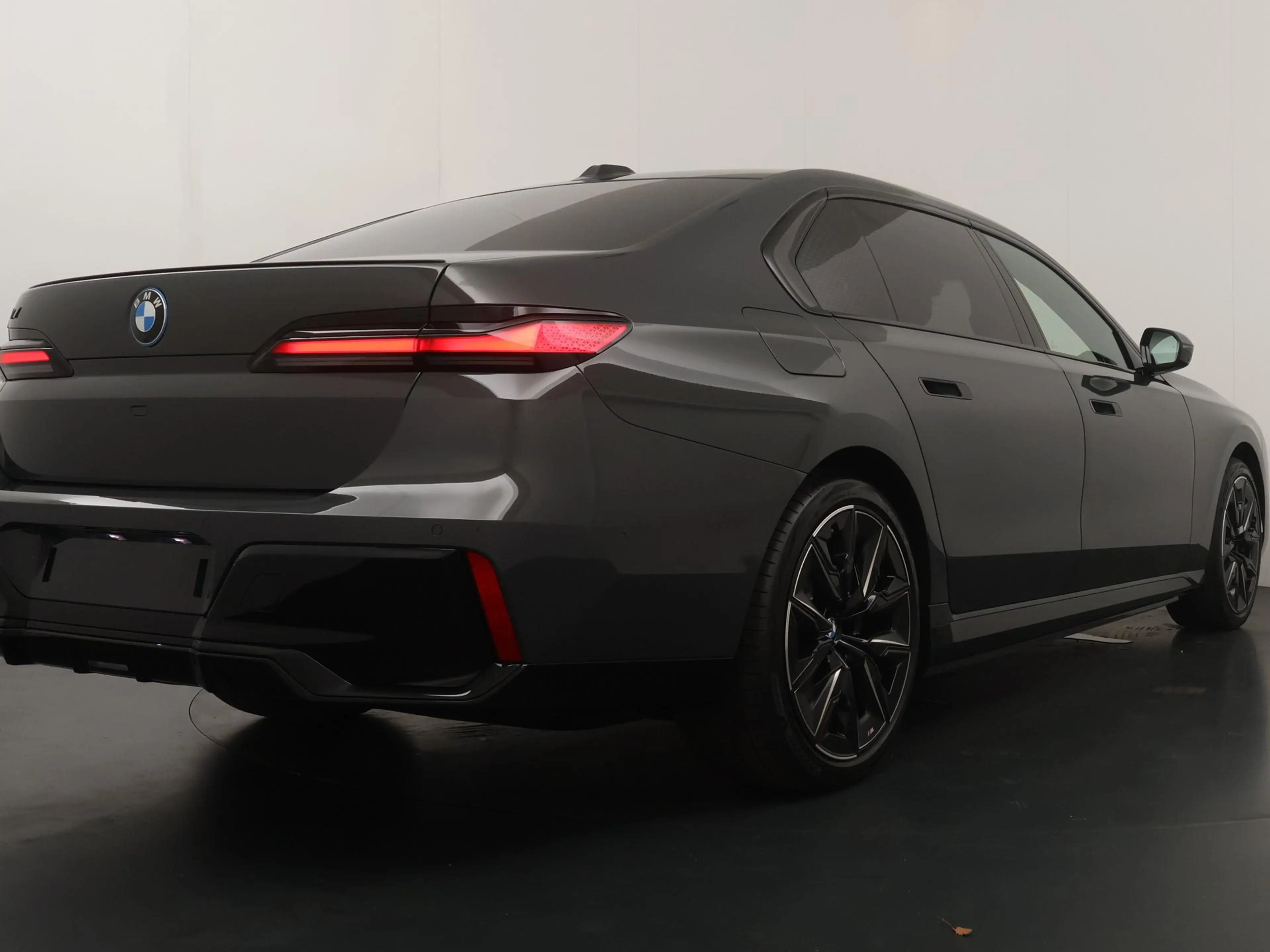 BMW i7 eDrive50 106 kWh | M-Sport Pro | Innovation Pack | — photo 9