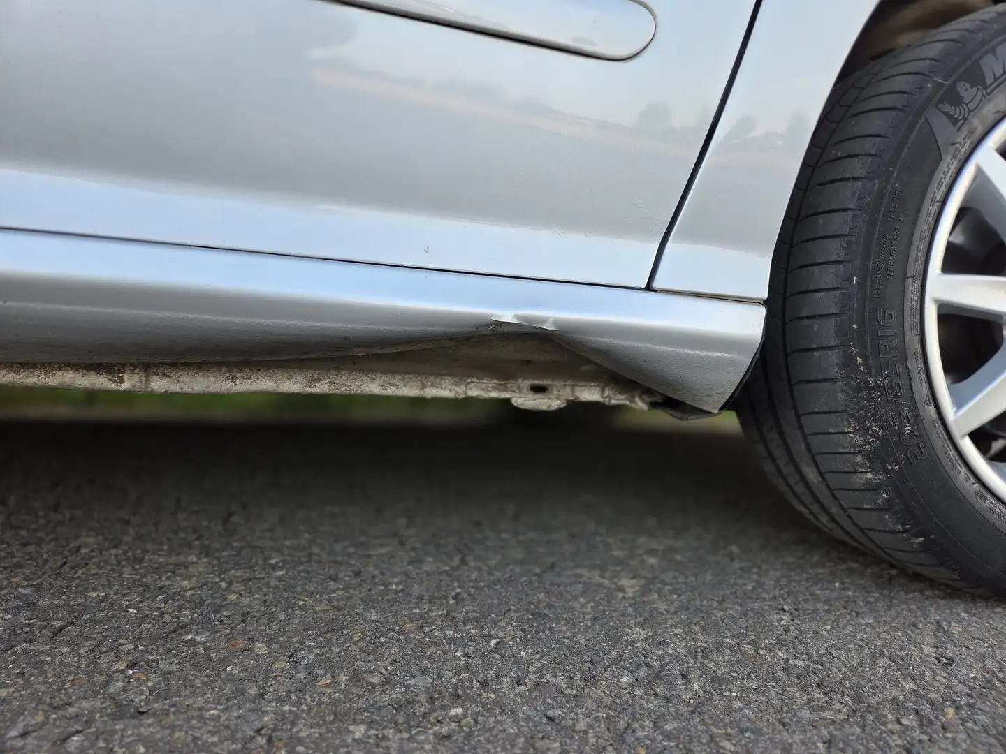 Peugeot 308 Tendance Grau - 2