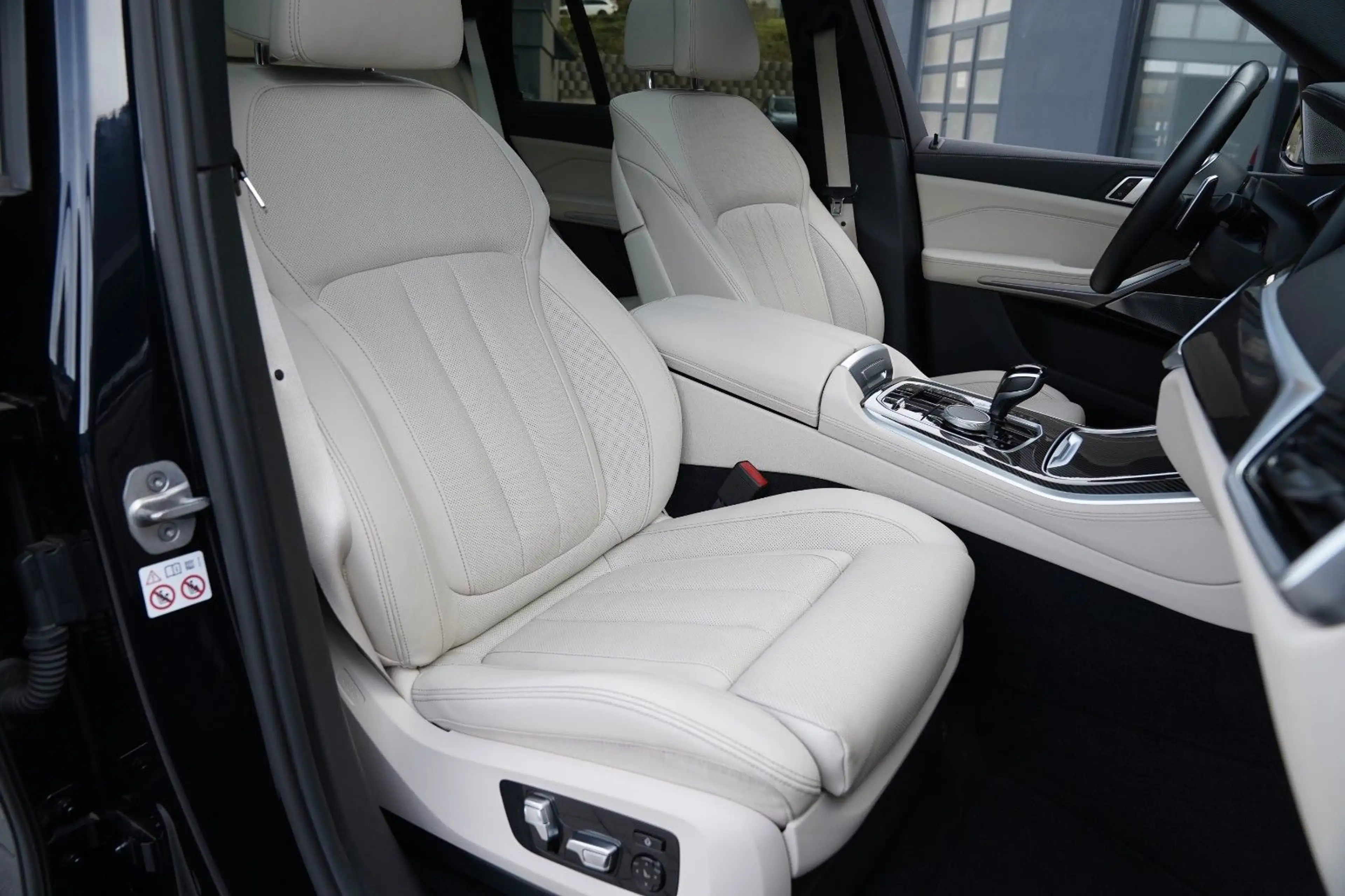 BMW X5 45e M Sport Laser-360-Pano-ACC-Carbo-Luft-B&W — photo 14