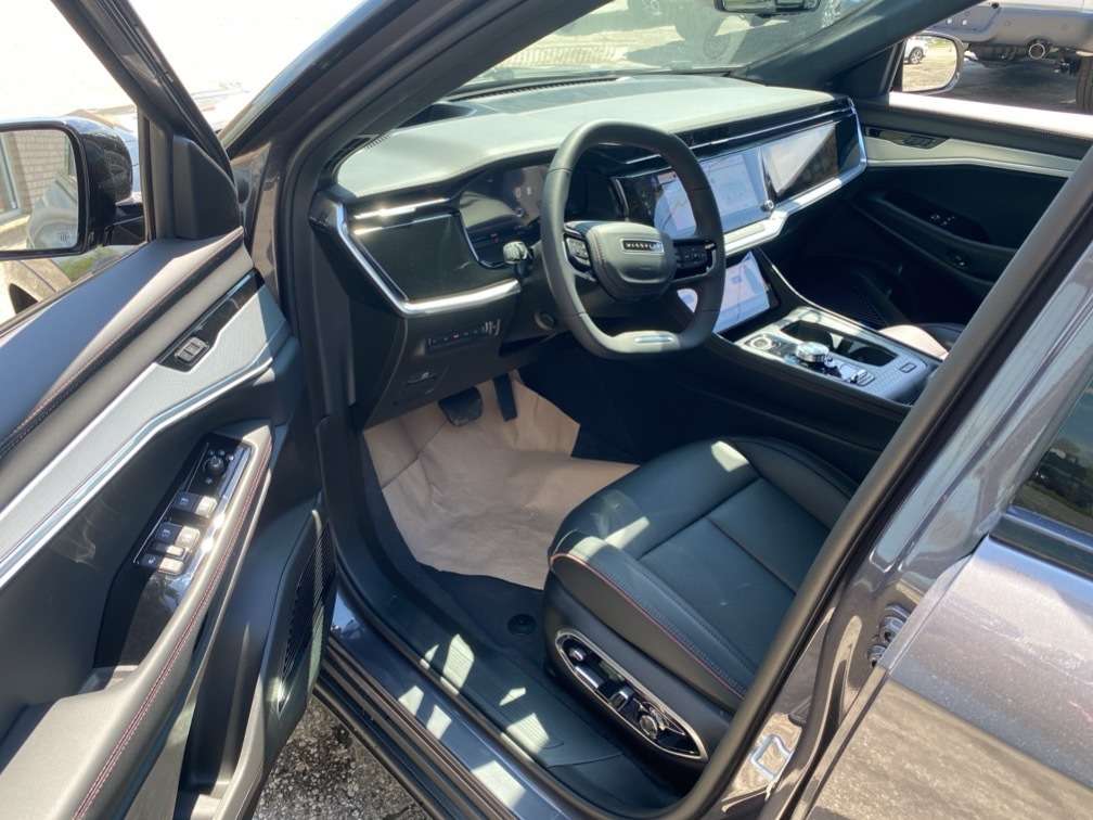 2025 Jeep Wagoneer S
