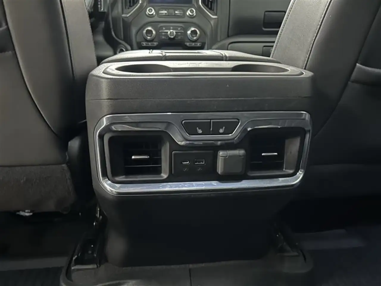 GMC Sierra 3500HD photo GMC Sierra 3500HD