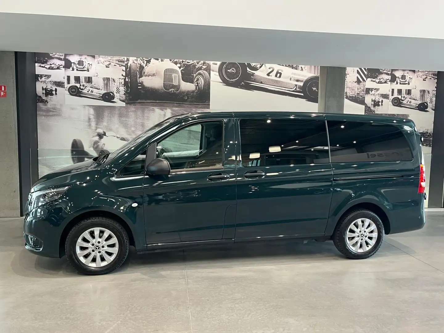 Mercedes-Benz Vito 116 Tourer Select L2 PARKPAKKET+8PL+DISTRONIC+CAME Verde - 2