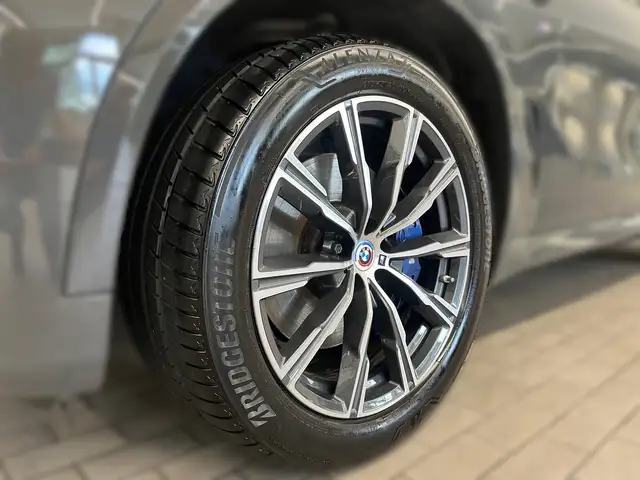BMW X5 X5 view 3