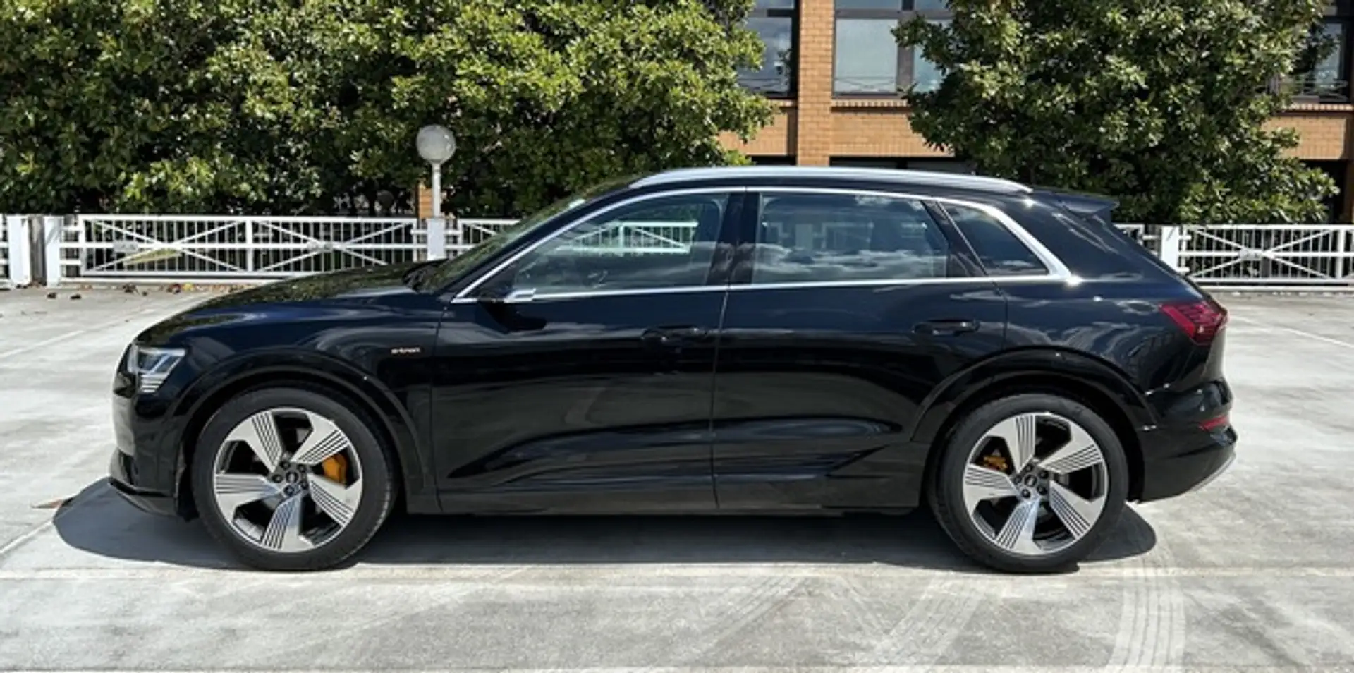Audi e-tron 55 quattro advanced NP: 110T¤ Schwarz - 2