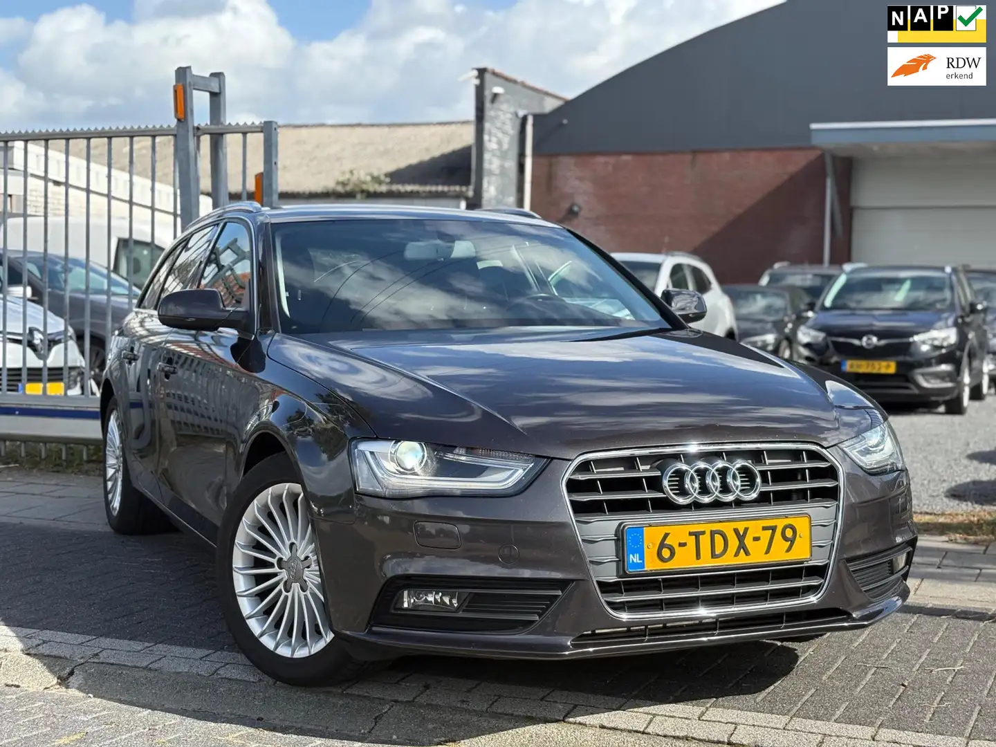 Audi A4 Avant 1.8 TFSI Business Edition | Dealer onderhoud Grijs - 1