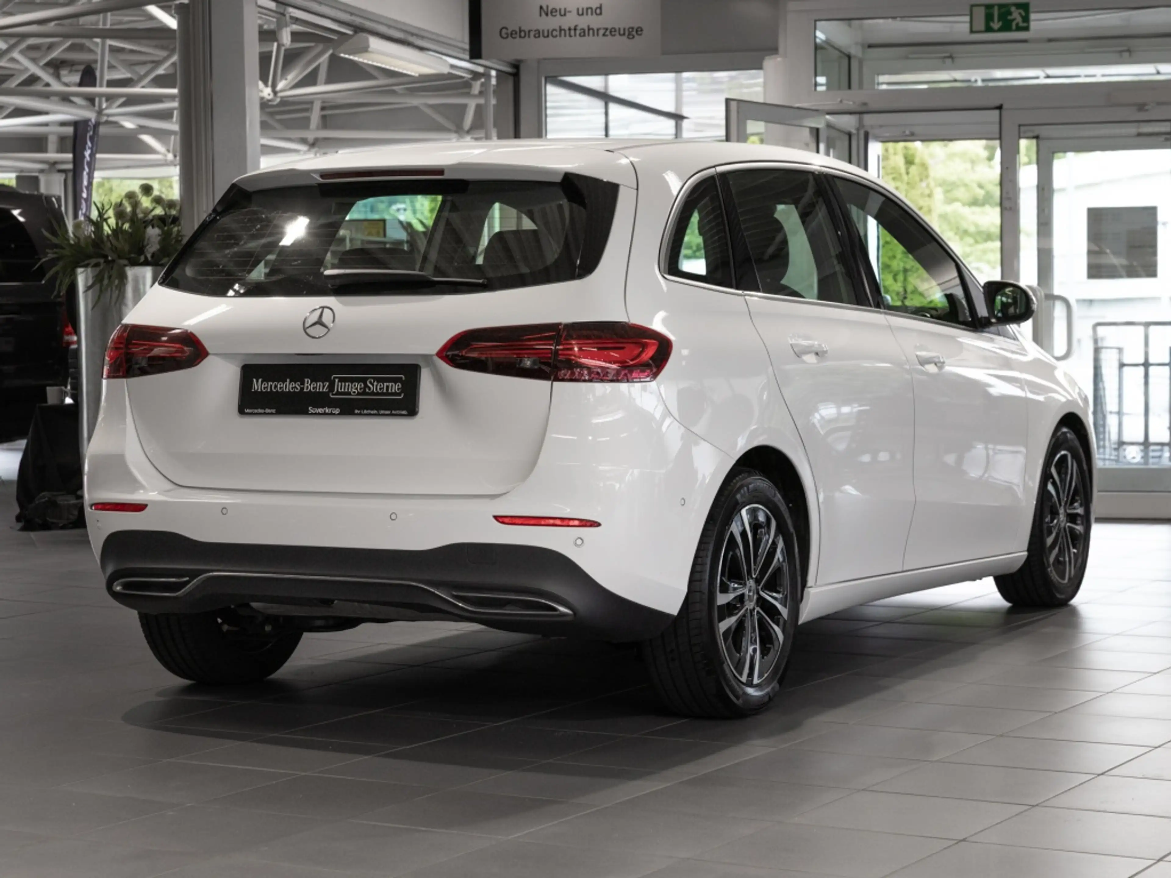 Mercedes-Benz B 180 , PROGRESSIVE AHK KAMERA SPUR PDC SHZ — photo 5