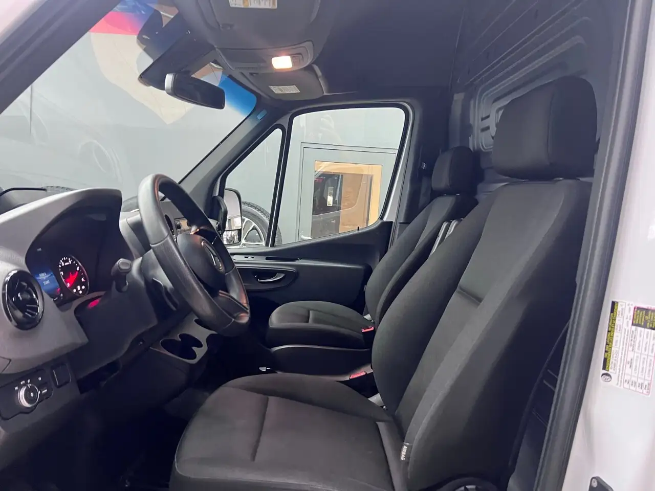 Mercedes-Benz Sprinter снимка Mercedes-Benz Sprinter