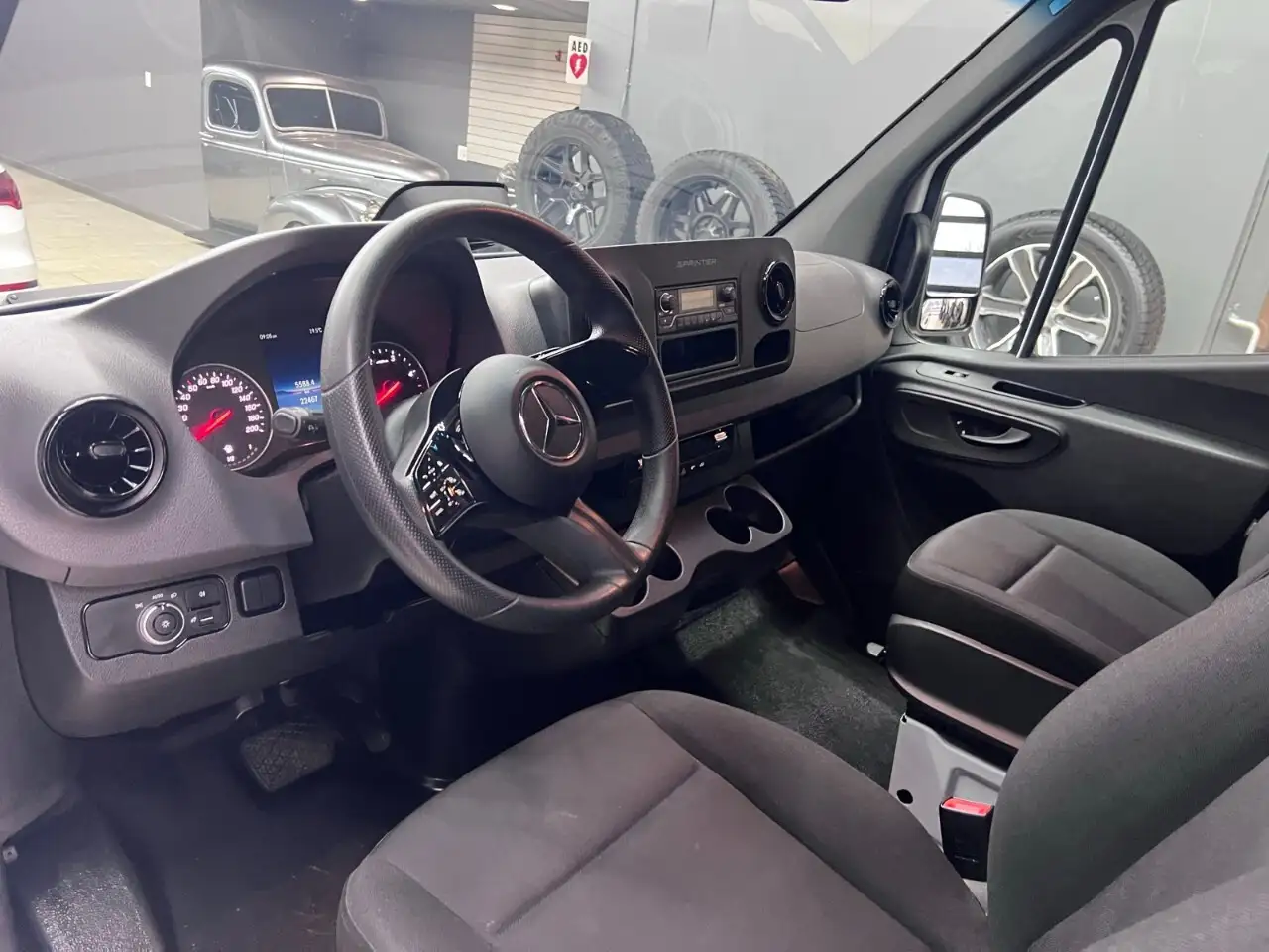 Mercedes-Benz Sprinter снимка Mercedes-Benz Sprinter
