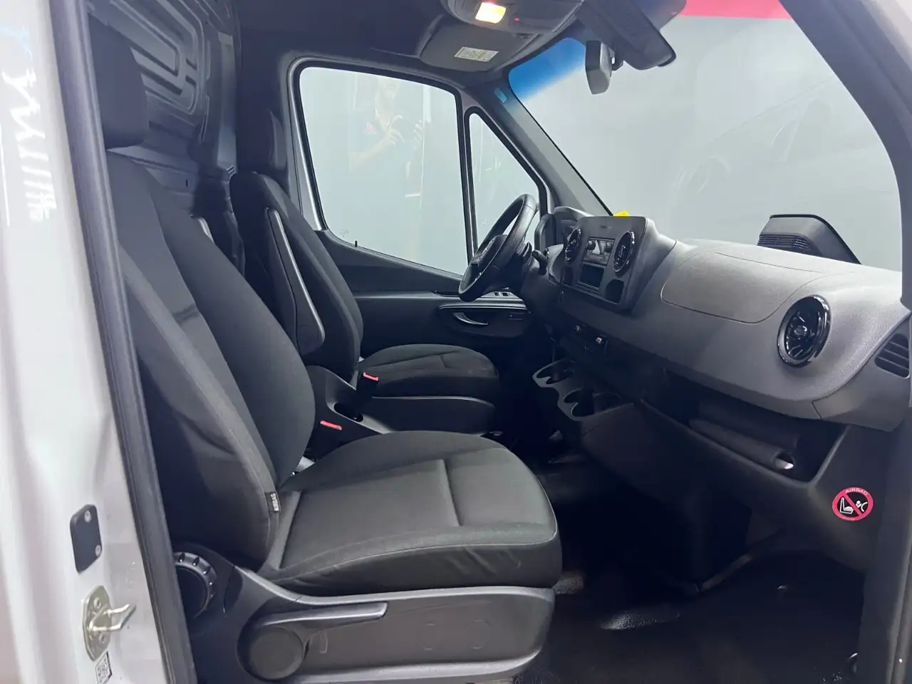Mercedes-Benz Sprinter снимка Mercedes-Benz Sprinter