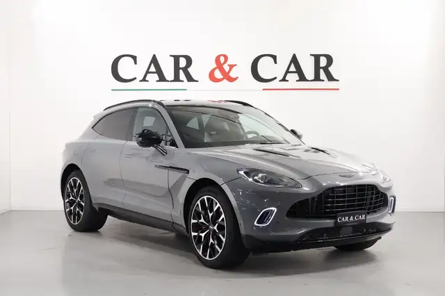 Aston Martin DBX 4.0 V8