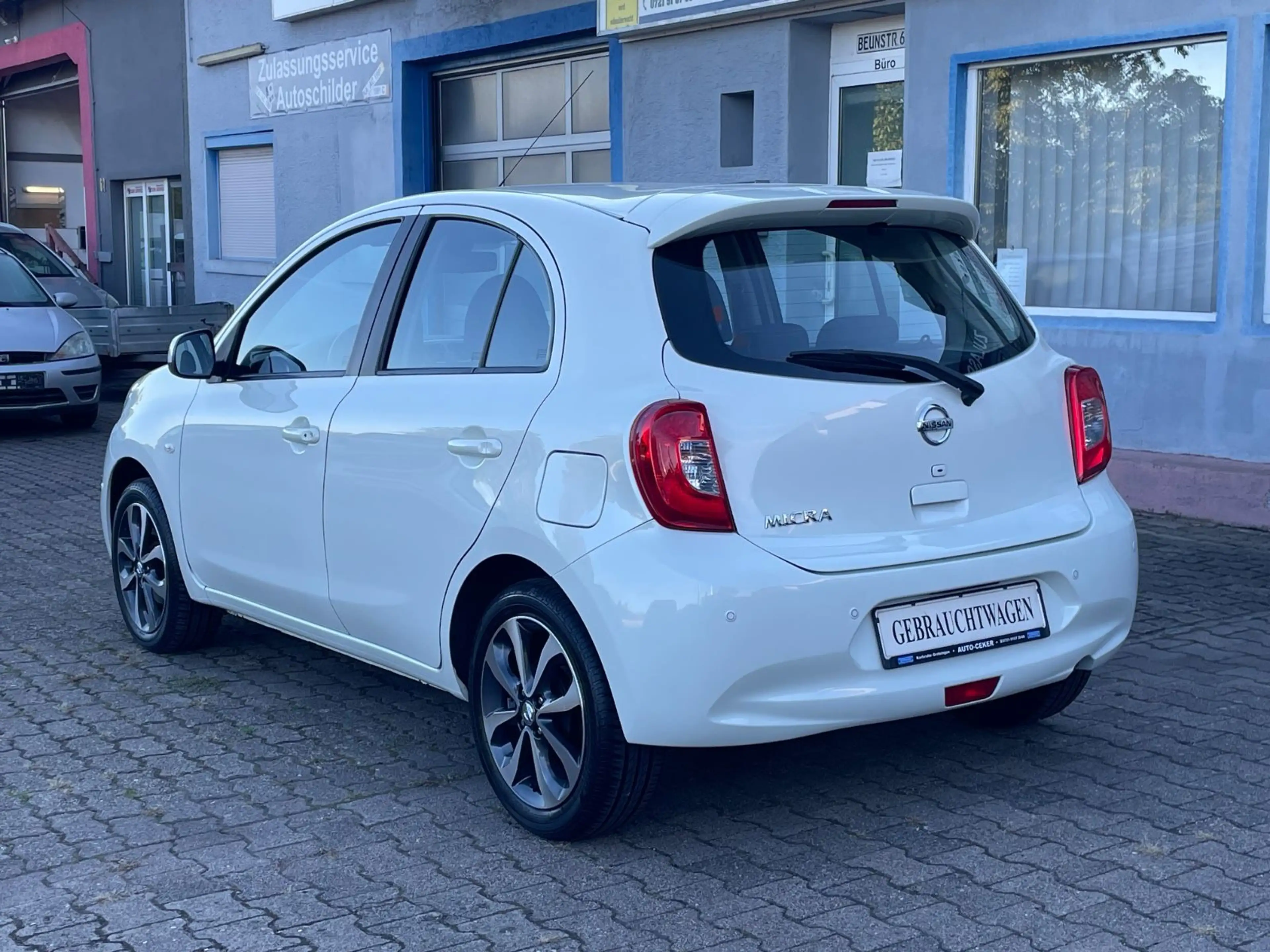 Nissan Micra "PANO"NAVI"BT"TEMPOMAT"SHZ"PARKASSIST"USB" — photo 3