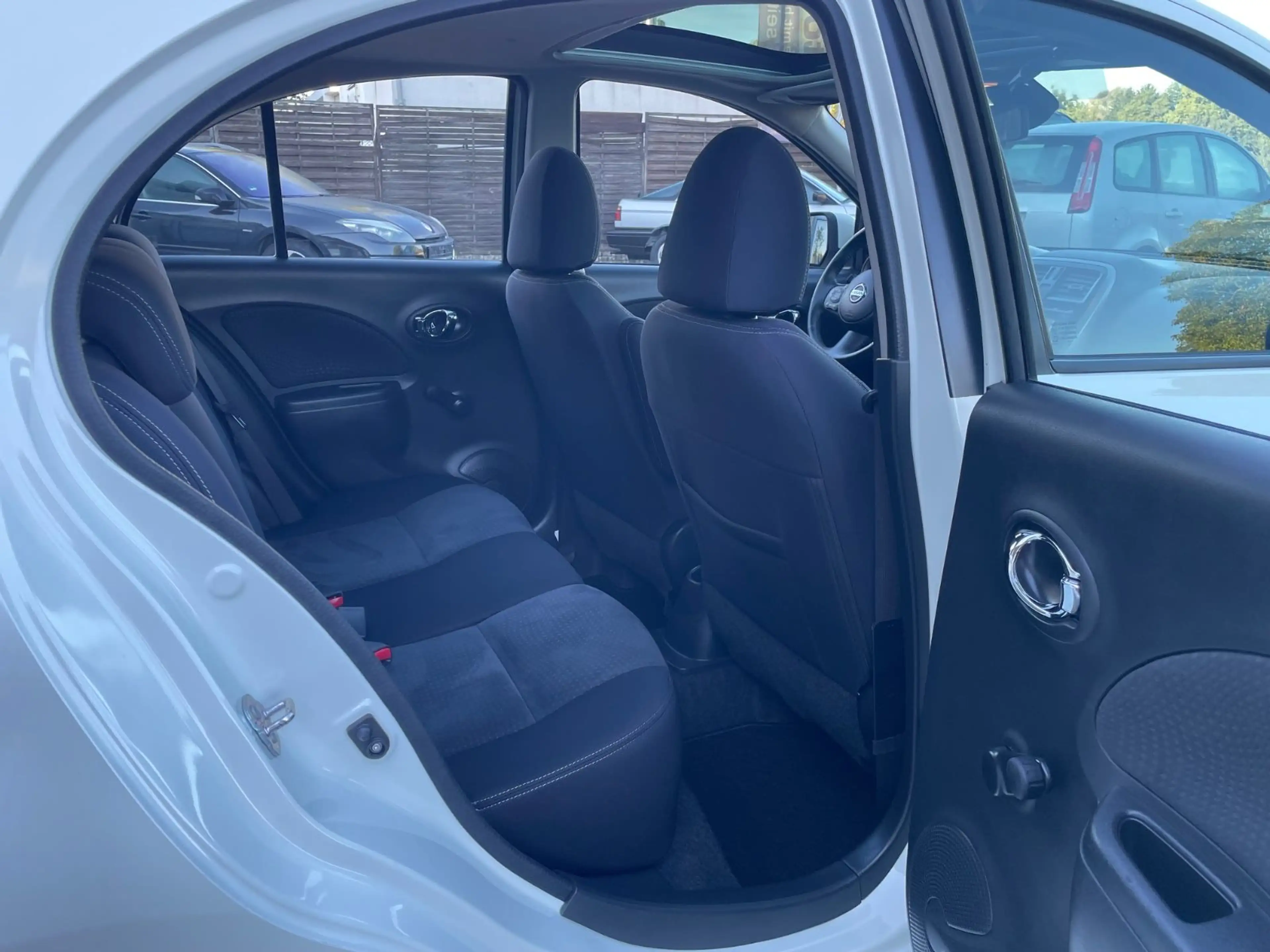 Nissan Micra "PANO"NAVI"BT"TEMPOMAT"SHZ"PARKASSIST"USB" — photo 12