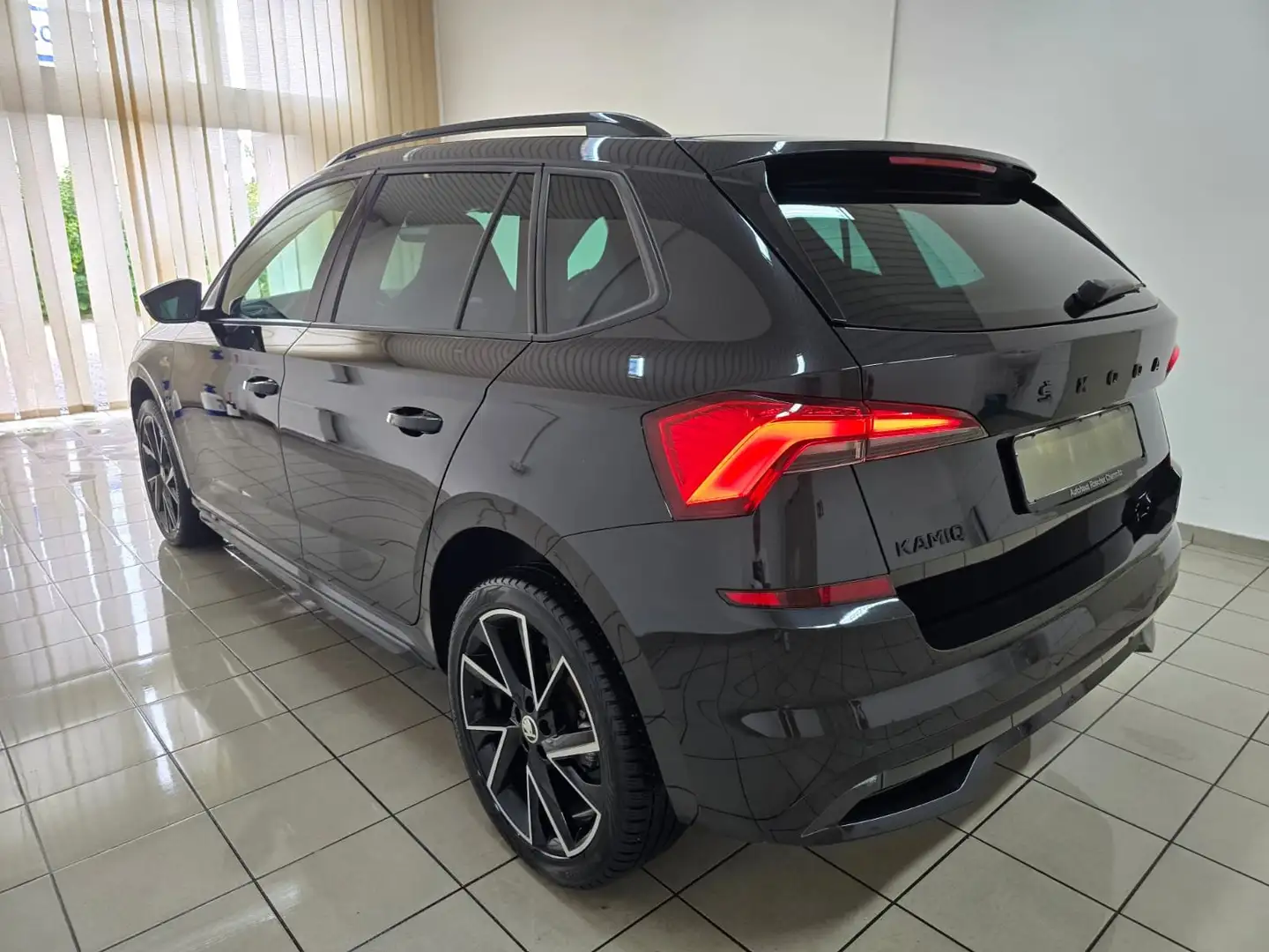 Skoda Kamiq Monte Carlo LED Panorama Canton CarPlay 18" Noir - 2