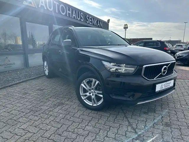 Volvo XC40 Momentum AWD*PANORAMA*AHK*R CAM*LED*