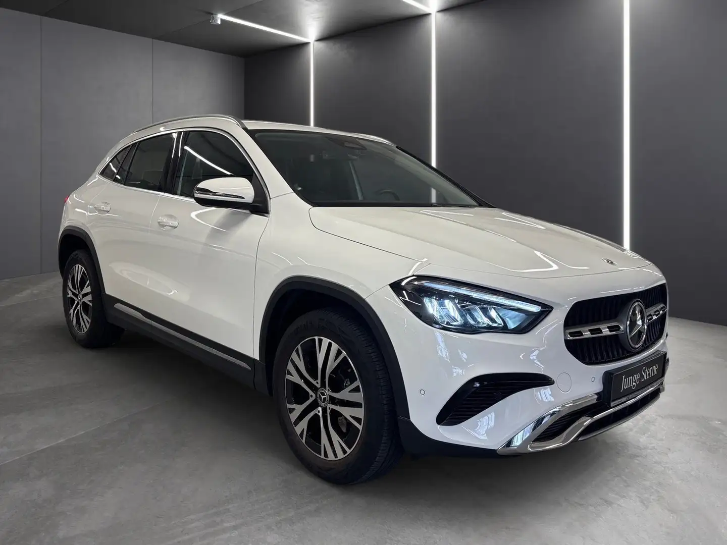 Mercedes-Benz GLA 180 Progressive *LED*Kamera*Widescreen*Spur* Weiß - 2