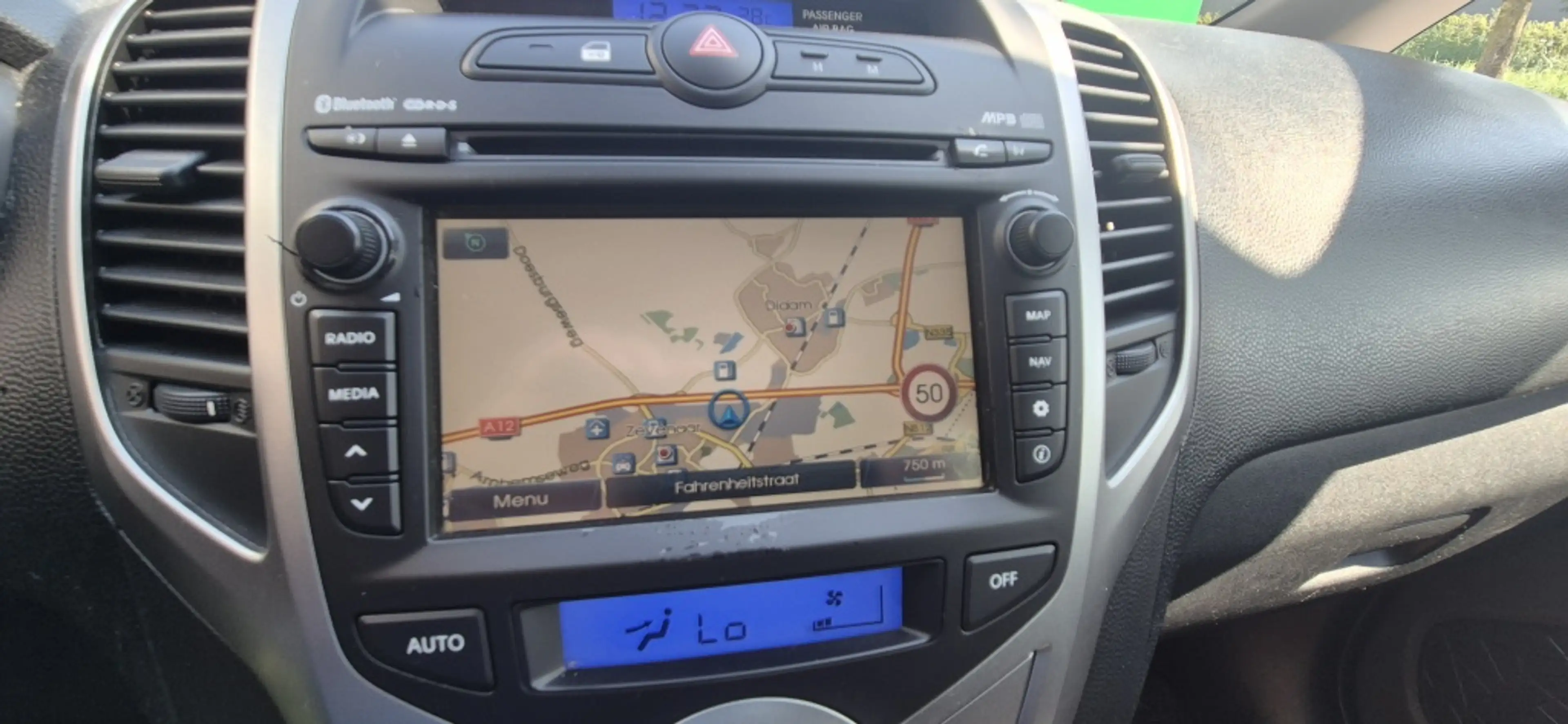 Hyundai iX20 1.4i i-Vision — photo 8