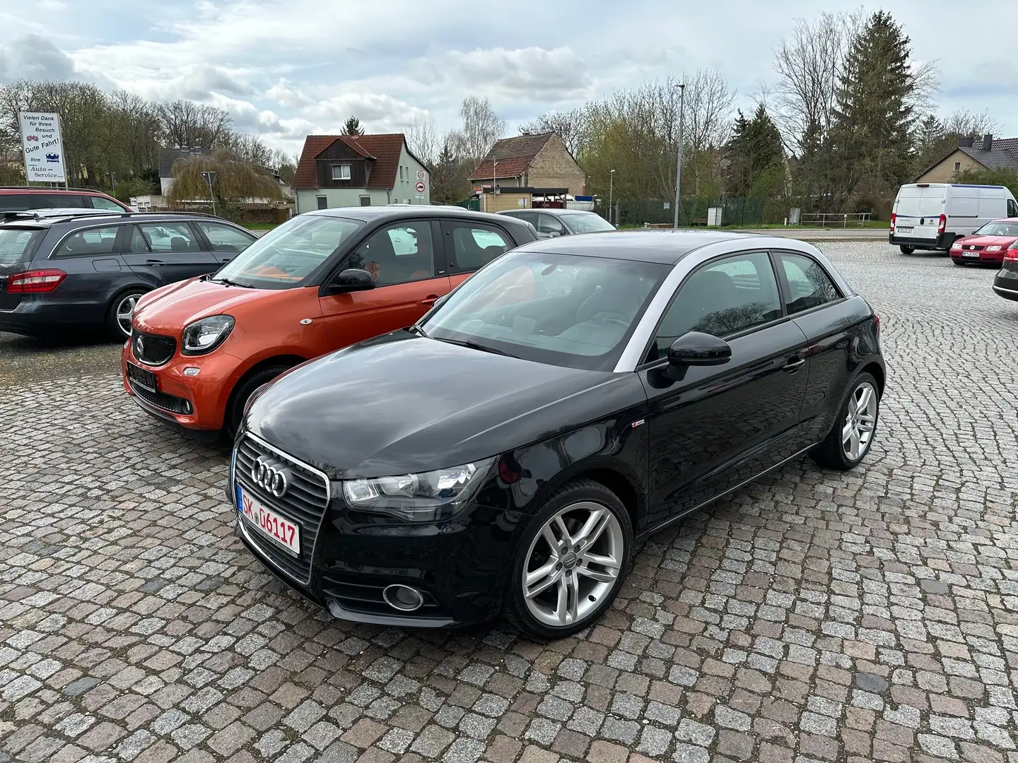 Audi A1 A1 1.4 TFSI S line edition Schwarz - 2
