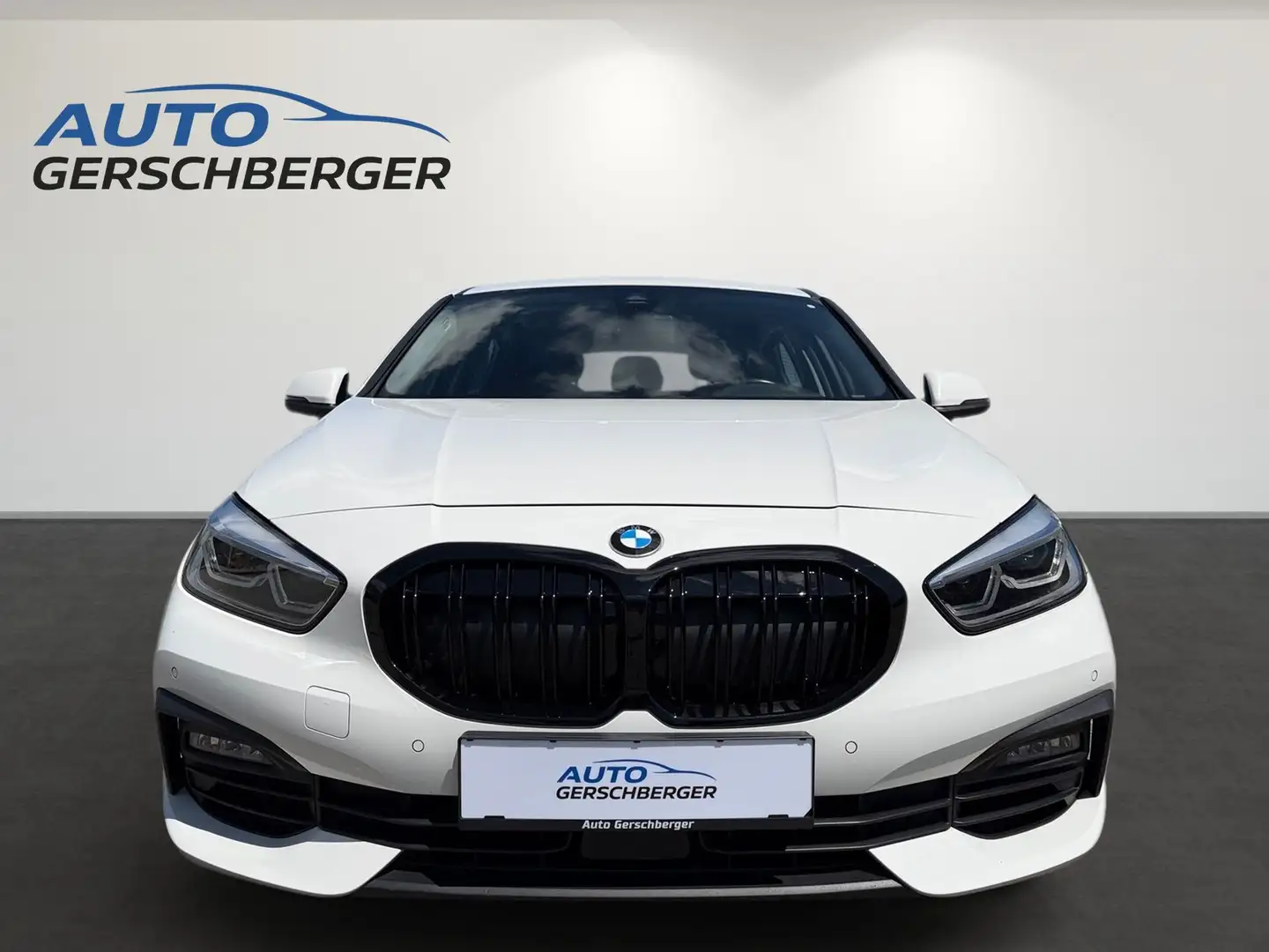 BMW 118 i LED, NAV, AHK, Pano Weiß - 2