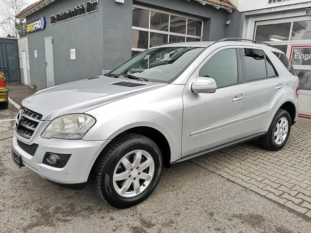 Mercedes-Benz ML 320 CDI 4MATIC Vollleder NAVI Parktronik TÜV&AU NEU