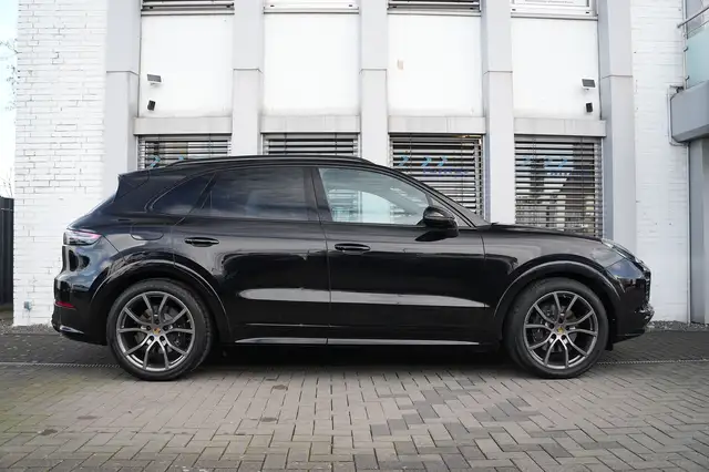 Porsche Cayenne E-Hybrid SPORTDESIGN-LUFTF.-PANO-MATRIX-BOSE-VOLL