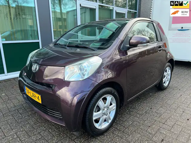 Toyota iQ 1.0 VVTi Comfort - AIRCO - NIEUWE APK !