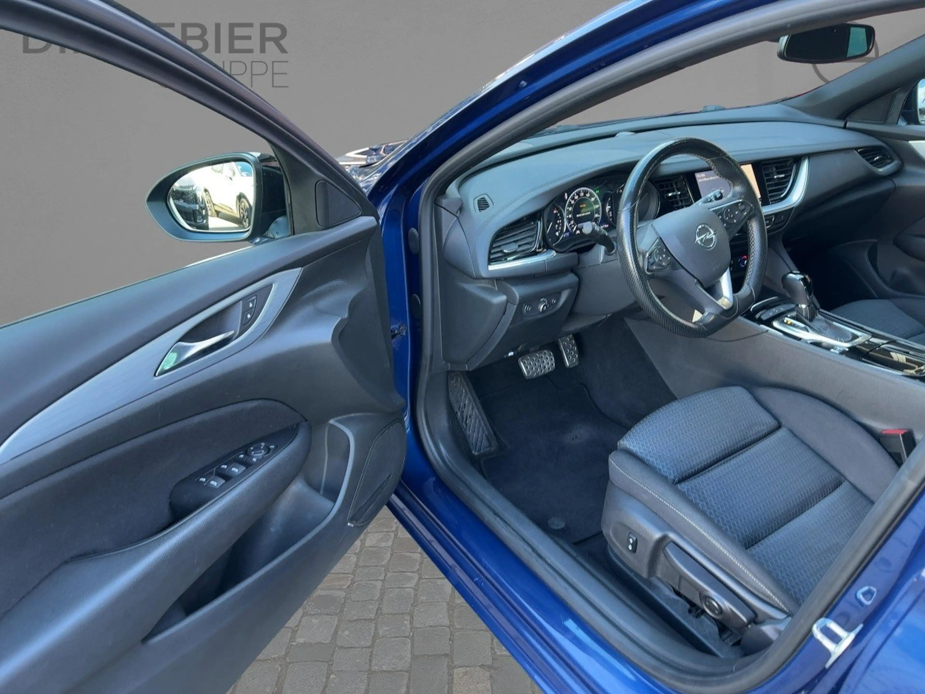 Opel Insignia Sports Tourer Elegance CAM — photo 9