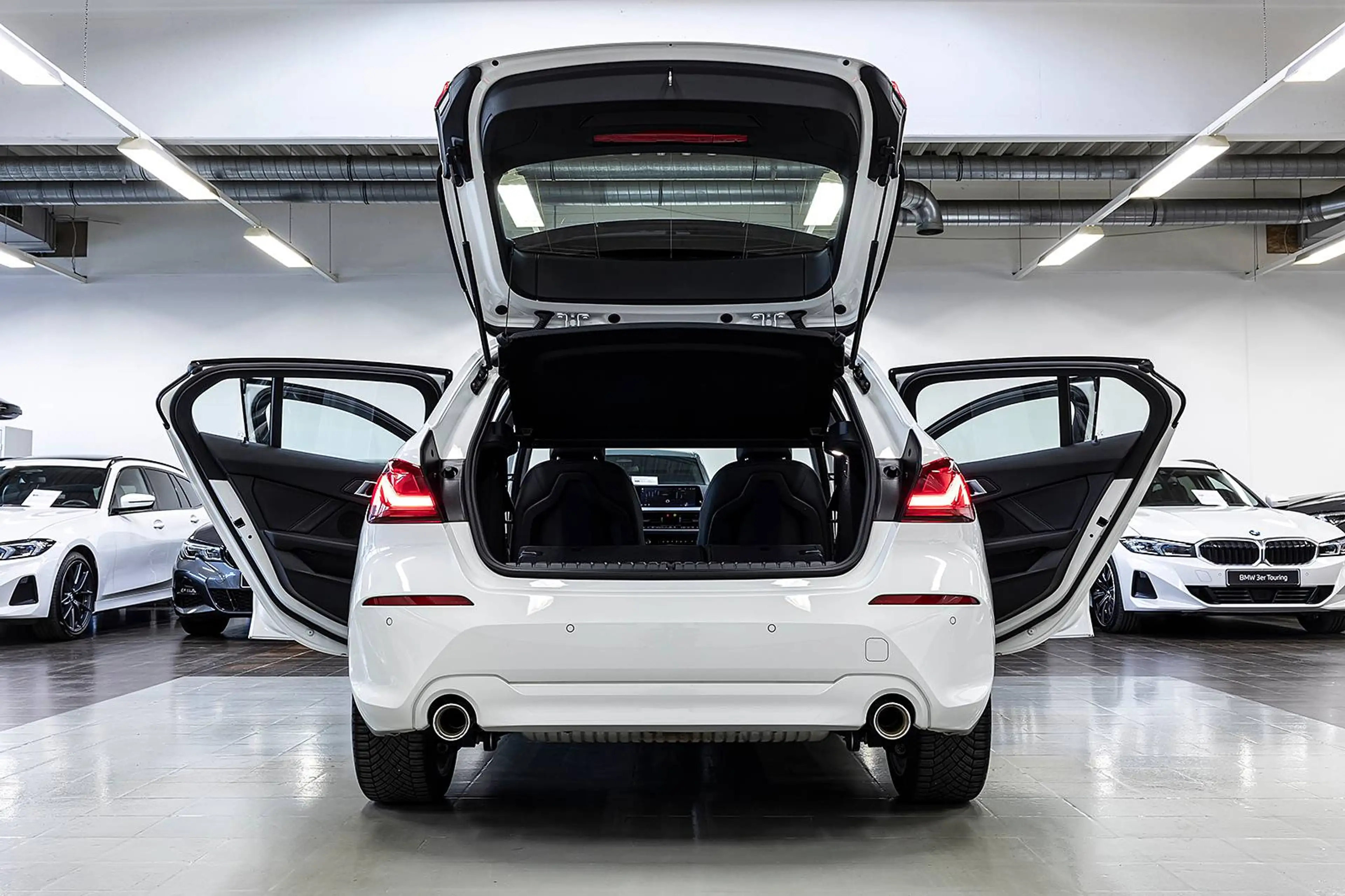 BMW 120 i ADVANTAGE SAG LED LCP AG+ TEMP SHZ PAS KAM WLAN DAB 18" — photo 6