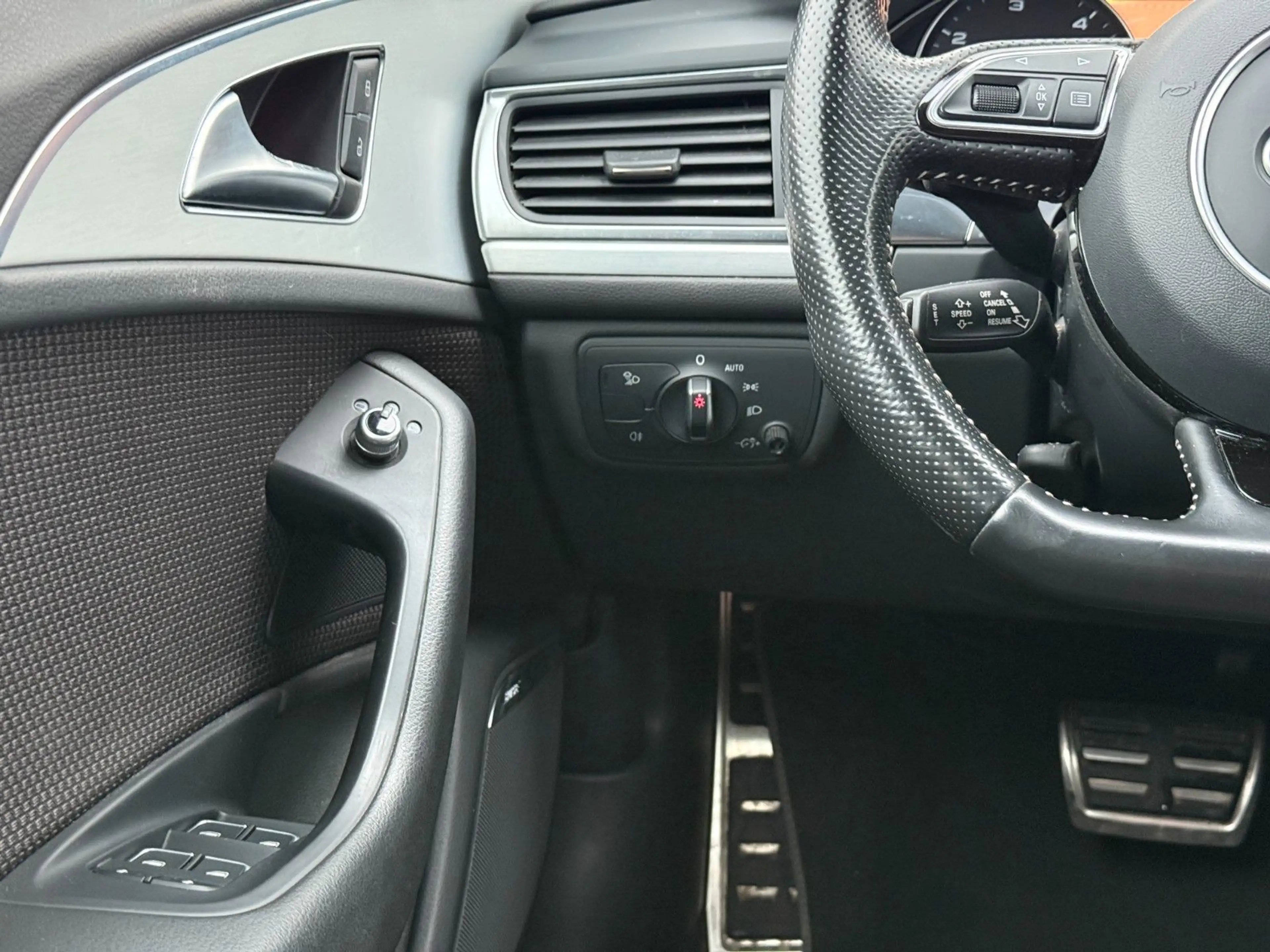 Audi A6 Avant 3.0TDI QUATTRO LED KEYLESS S-LINE BLACK — photo 9